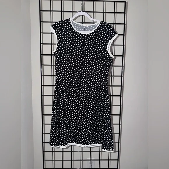 Stylish Polka Dot Dress - Black and White - Picture 1 of 3